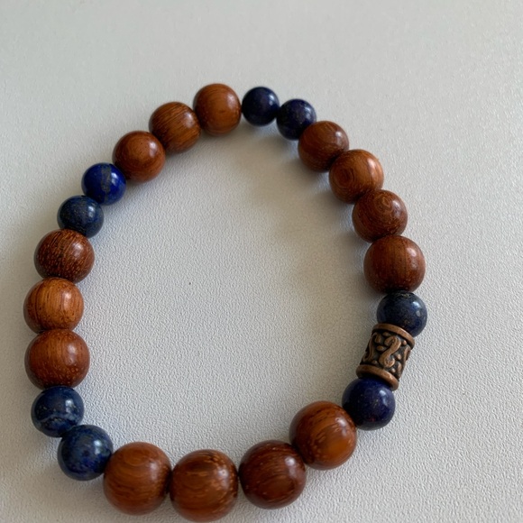 Lapis and sandalwood bracelet. - Picture 2 of 3